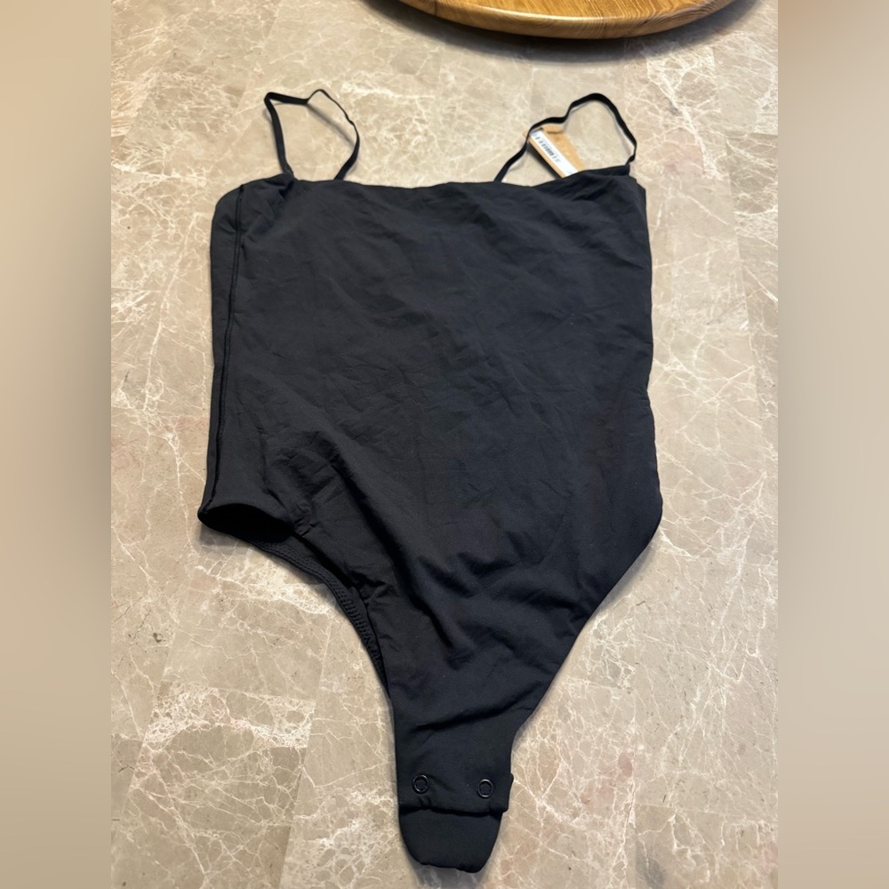SKIMS FITS EVERYBODY CAMI BODYSUIT - Picture 11 of 16